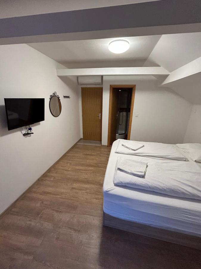 Sobe Zimmer Frei Pozega Extérieur photo