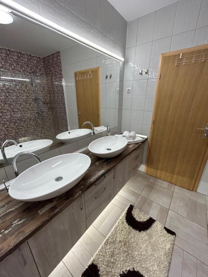 Sobe Zimmer Frei Pozega Extérieur photo